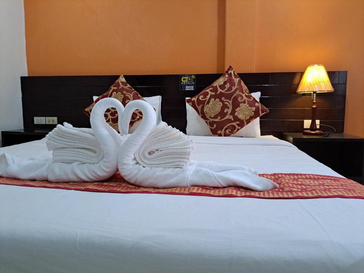 Lily Holiday 百合假日 Patong Экстерьер фото